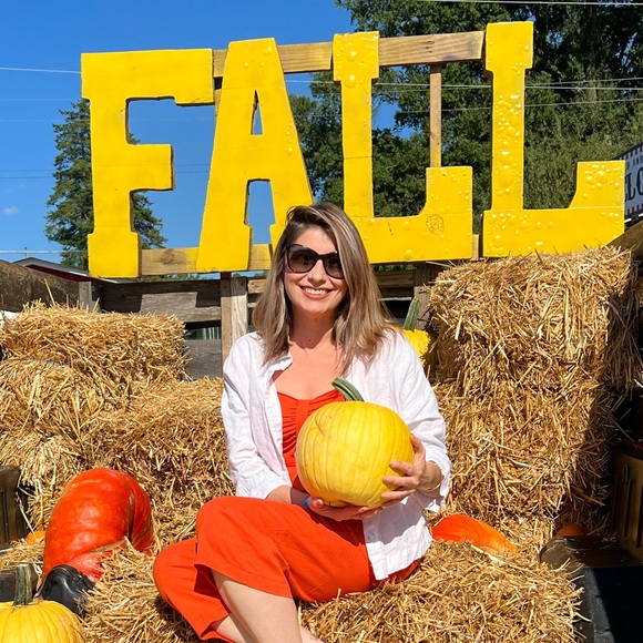 Meet your Posher - Picture 1 of 6